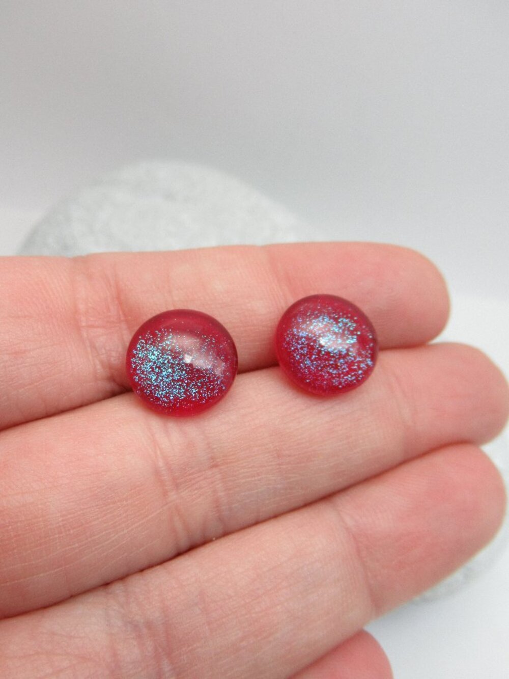 Cabochon post earrings